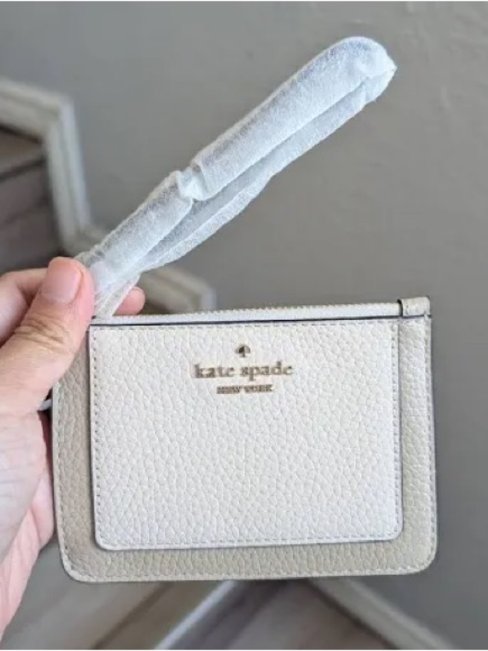 kate spade ♠️ Lena NWT $129 Pebbled Leather Wristlet Card Holder Gray KH790b